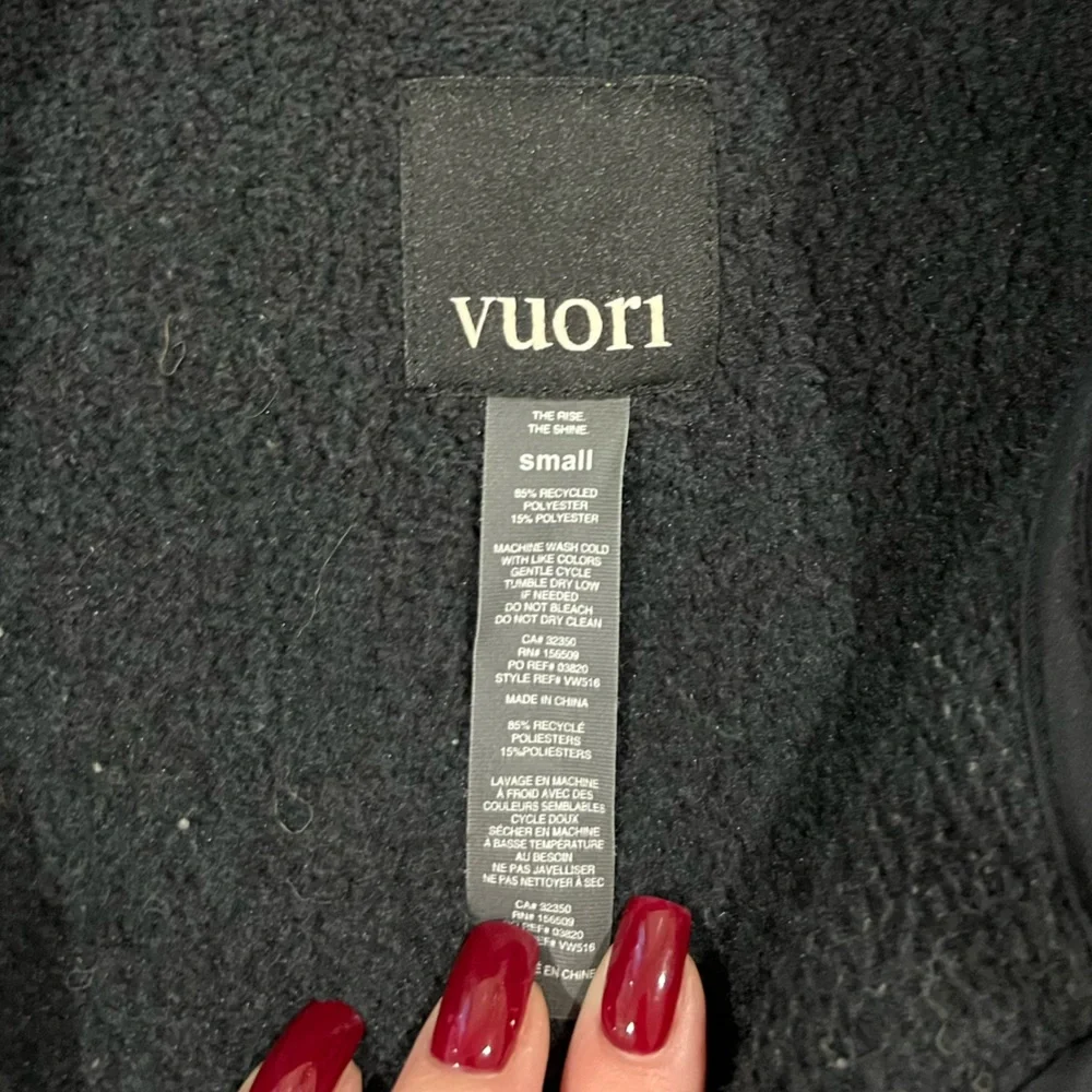 Vuori Alpine Sherpa Jacket in Black - Picture 3 of 3